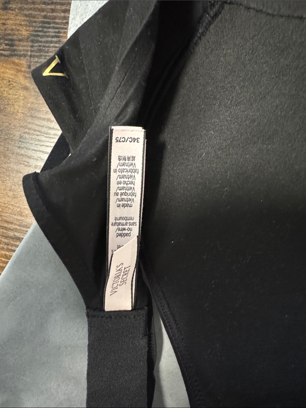 Victoria's Secret INCREDIBLE by Victoria Secret padded NO-Wire. - Picture 6 of 8